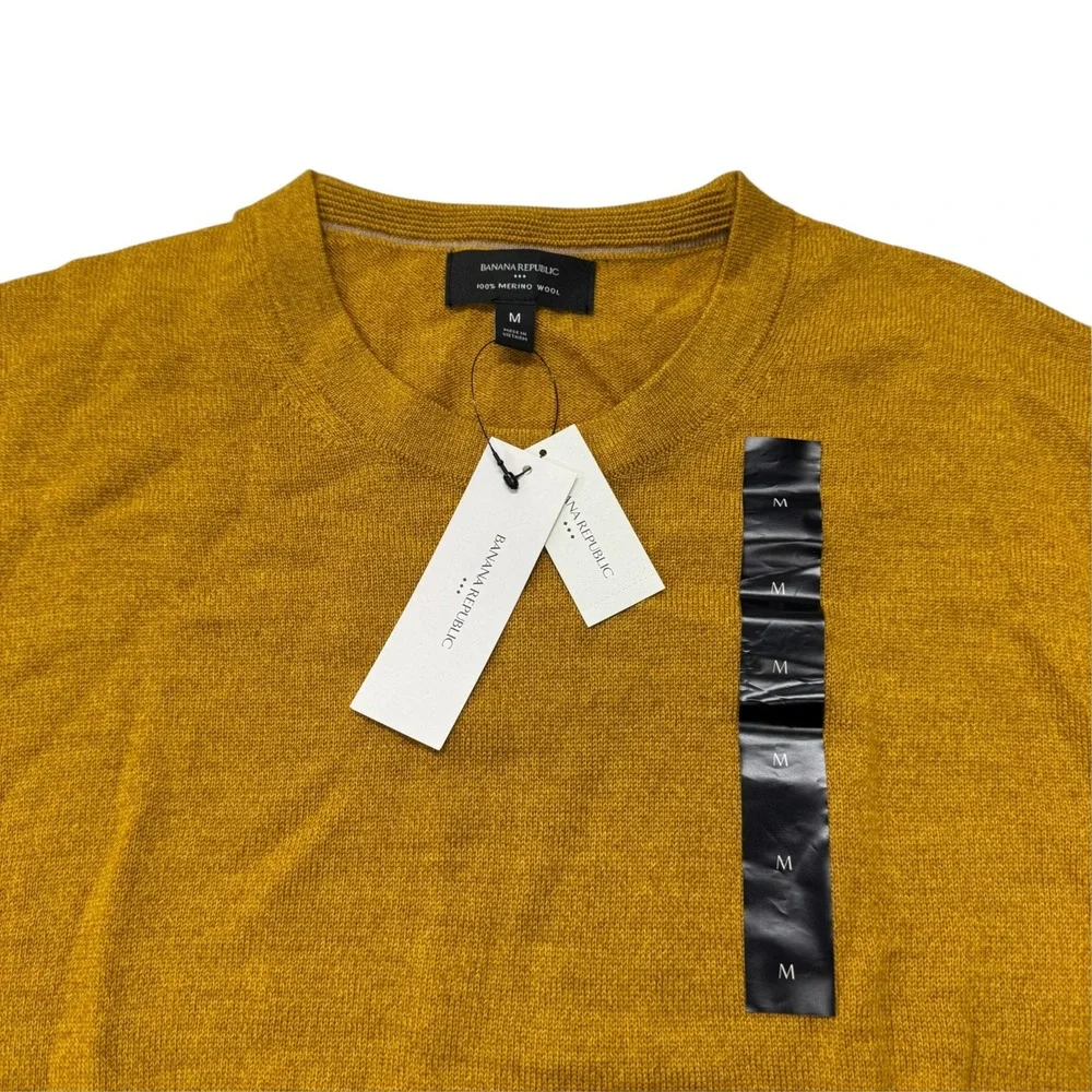 Banana Republic 100% Merino Wool Crewneck Sweater Mens Medium Mustard Yellow NWT